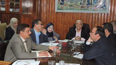 أسيوط تشكل لجنة عاجلة لحل مشكلة الصرف الصناعى بمحطة الكهرباء الجديدة