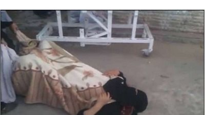 سيدة تضع مولودتها داخل تاكسي أمام مستشفي دسوق العام