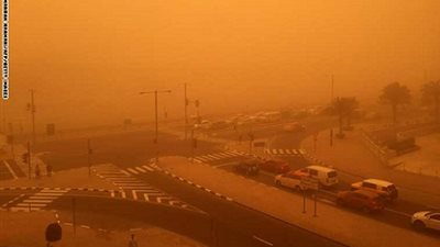 عاصفة رملية تقلب نهار دول الخليج الي ليل وتوقف الدراسة بالمدارس والجامعات
