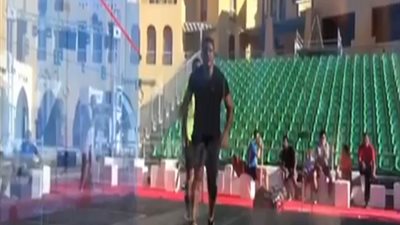 بالفيديو.. عمرو دياب يلعب الاسكواش فى بطولة الجونة الدولية