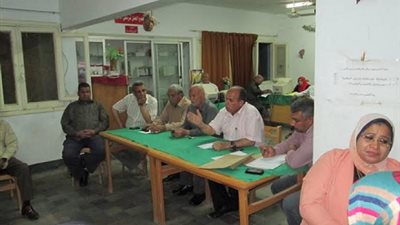 استعدادا للامتحانات..أبو الطاهر يلتقي بمديري المدارس بادارة الخارجة