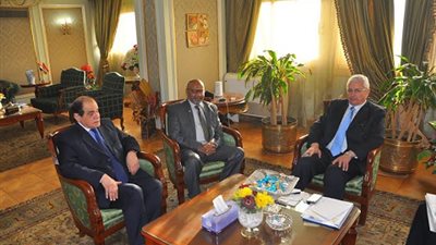 وزير التعليم العالي يبحث انشاء جامعة مصرية بجزر القمر