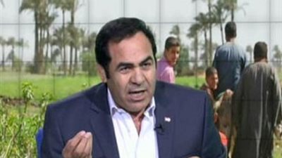 بالفيديو.. خبير إقتصادي: يطالب الدولة بتمكين الفلاح من زارعة 