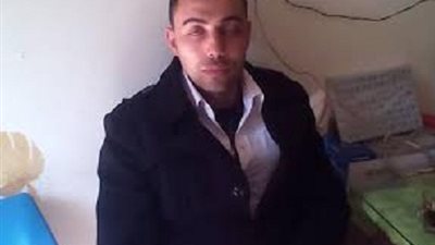 مدرس بالإسماعيلية ينهي اضرابه عن الطعام بعد قرار عودته لعمله