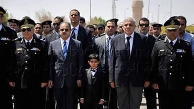شاهد صورة نجل شهيد سيناء التي أبكت الملايين
