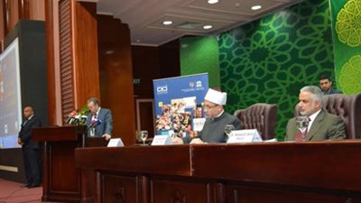 شيخ الأزهر: بيت العائلة نموذج للوحدة الوطنية