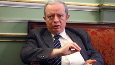 رئيس جامعة عين شمس:  وضع وثيقة للعقد العربي واستخدام التقنيات الحديثة لمحو الامية