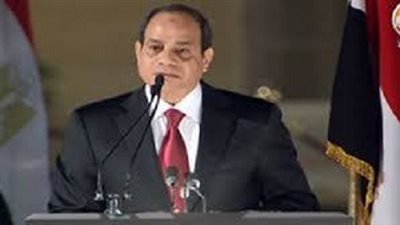 السيسي يتناول الإفطار مع طلاب كلية الحربية