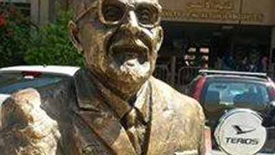 إزاحة الستار عن تمثال المستشرق بارانوف بـ 