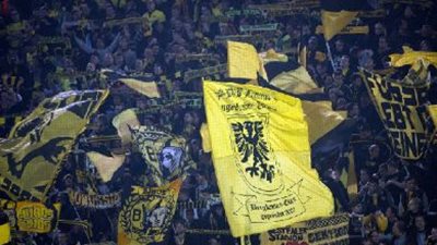 بالفيديو.. جماهير دورتموند تودع الاسطورة يورجن كلوب