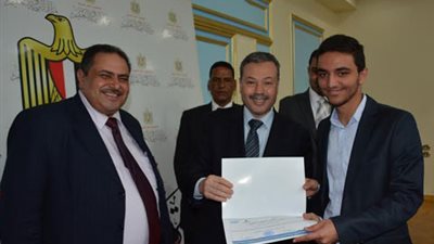 الرافعي يكرم الطلاب الفائزين فى مسابقة إنتل مصر للعلوم والهندسة