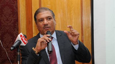 حزب السادات: حل أزمة الطيارين مع 