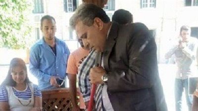 رئيس جامعة القاهرة يظهر بـ