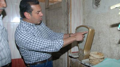 محافظ أسيوط يفاجئ المخابزللاطمئنان على جودة ونوعية الخبز.. ويؤكد: إجراءات رادعة للمخالفين