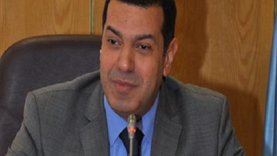 محافظ أسيوط يصدر قرارا بوقف مدير الإدارة الصحية بالقوصية عن العمل