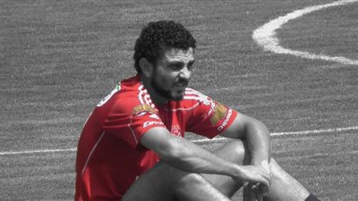 فيديو .. رد فعل مجلس ادارة الاهلى على اهانة شارة الفريق