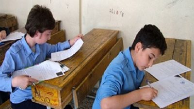 150 طاليا وطالبة يؤدون امتحانات التعليم الاساسي والثانوي بجنوب دمشق