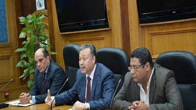 الرافعي: متابعة دقيقة لمشروعى صيانة المدارس والقرائية