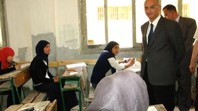 جولات مكوكية في الغربية .. وزير التعليم الفني يستبدل المراقبين لتحقيق الانضباط داخل اللجان