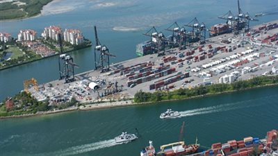 استمرار أغلاق ميناء نويبع و وصول 6 الاف طن بوتجاز للسويس