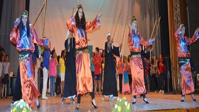 كشك في حفل مدرسة الحسام : الأنشطة التربوية اهم من المناهج