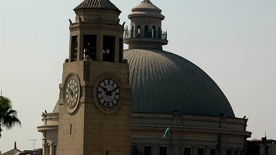 جامعة القاهرة تنهى تعاقد 32 موظفاً بكلية الهندسة لتعاطيهم المخدرات