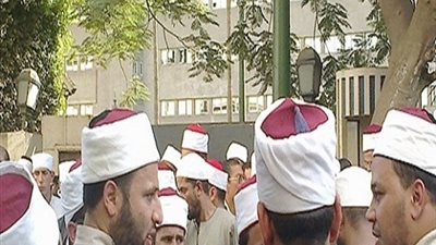 تحويل أئمة وعمال بأسيوط للتحقيق لعدم انضباطهم