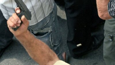 مشاجرة بالأسلحة النارية بين عائلتين ومصرع ثلاث اشخاص بأسيوط