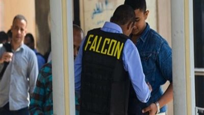 إلقاء خريج بإعلام القاهر خارج الحرم بعد اشتباك مع أمن 