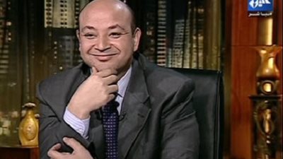 بالقيديو..عمرو أديب يشعر بالغباء عند مشاهدته مسلسل 