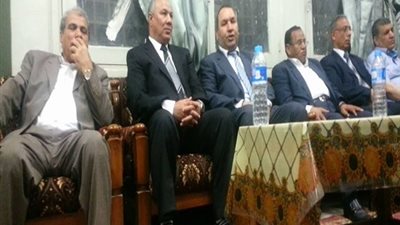 مجلس جامعة سوهاج يقدم واجب العزاء لرئيس الجامعة السابق في وفاة والده