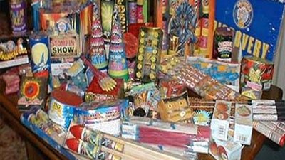 شاهد .. اغرب فيديو لألعاب نارية تتحول الي بركان لهب احتفالا برمضان