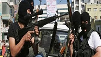 وبدأ سيناريو الفوضي.. مجهولون يطلقون الرصاص على بنك 