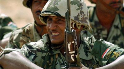 الشباب المتقدمين للتجنيد بالقوات المسلحة 