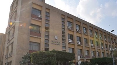 افتتاح تدريب الطلاب على البورصات والعمل المصرفي  بتجارة عين شمس