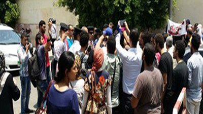 بعد 30 دقيقة من تنظيمها.. الأمن يفض وقفة لطلاب الثانوية أمام الوزارة