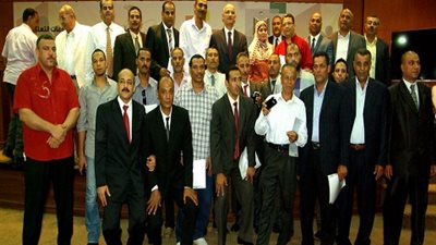 يوسف يكرم 18 من معلمي اللحام بالمدارس الفنية المرشحين للسفر لألمانيا