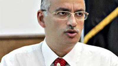 يوسف يبحث استعدادات امتحانات الدور الثاني للدبلومات الفنية