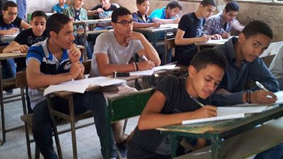 2137 طالب أدوا امتحانات الدور الثانى للشهادة الإعدادية بالسويس  

