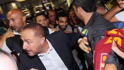 بالصور..  استقبال حافل لصلاح فى روما