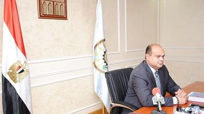 محافظ مطروح : مخاطبة المالية لإدراج 130 معلم جديد لسد العجز
