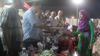 محافظ الفيوم يكرم الطلاب المتفوقين من أبناء أعضاء نادى قارون