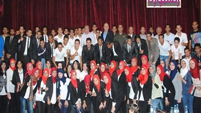 طلاب عين شمس تحتفلون  بإفتتاح قناة السويس الجديدة