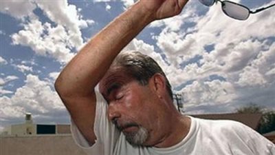 وفاة سيدة مسنة وإصابة 11 بضربة شمس بالسويس