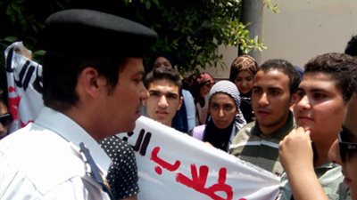 الشرطة تفض مظاهرة لطلاب الثانوية العامة بالمحلة ضد قرارات 