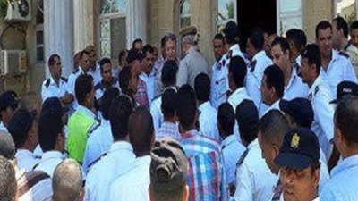 أمناء الشرطة  يقتحمون مديرية أمن الشرقية للمطالبة بحافز قناة السويس والعلاوات والبدلات المـتأخرة