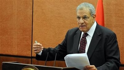 الأحد..محلب يكرم الطلاب الحاصلين على منح 