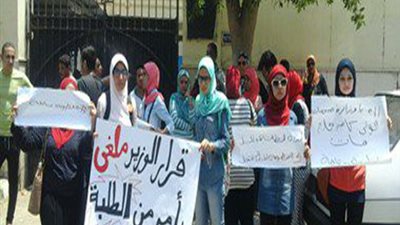 إحالة مدير مدرسة بالمطرية للنيابة لإجباره الطلاب علي الخروج فى تظاهرات ضد الجيش