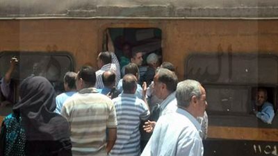 بمناسبة العام الدراسي..500 جنيه منحة للعاملين بالمترو والسكك الحديدية.. وقطار 