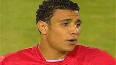 تيشيرت عبد الوهاب يزين غرف ملابس لاعبى الاهلى